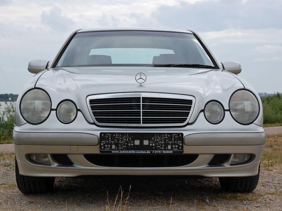 Imagen 5/34 de Mercedes-Benz E 240 (1999)