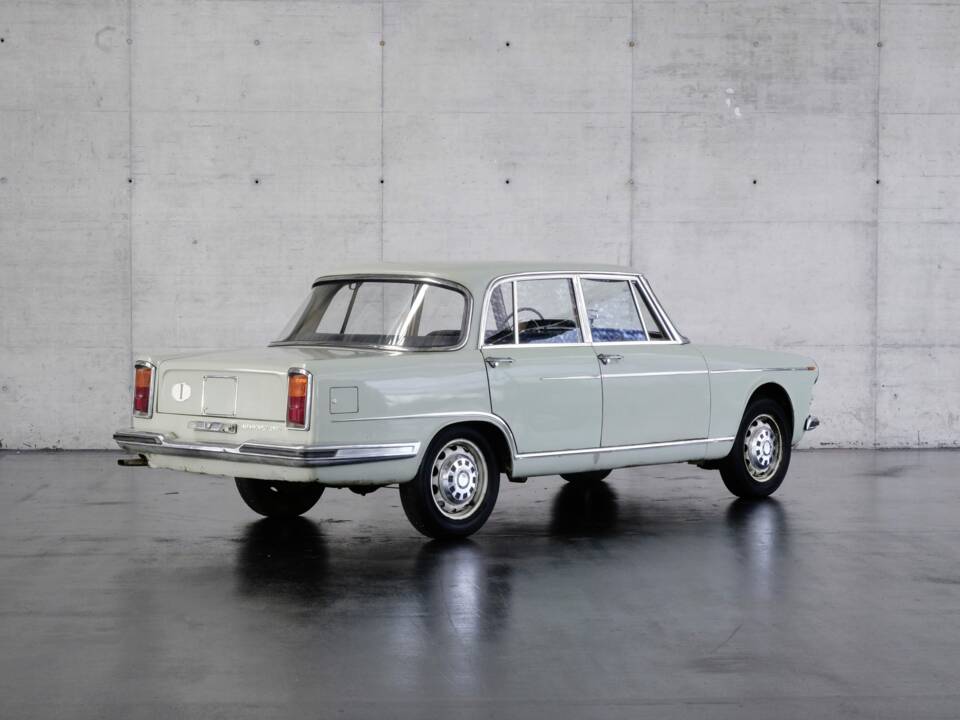 Image 4/48 of Alfa Romeo 2600 Berlina (1962)