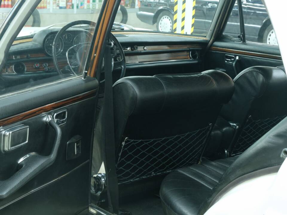 Afbeelding 26/70 van Mercedes-Benz 300 SEL (1968)
