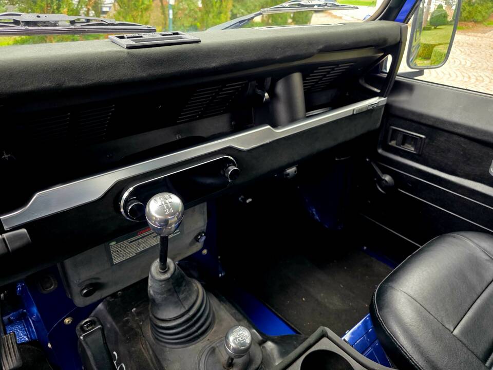 Bild 18/22 von Land Rover Defender 110 Turbo Diesel (1987)