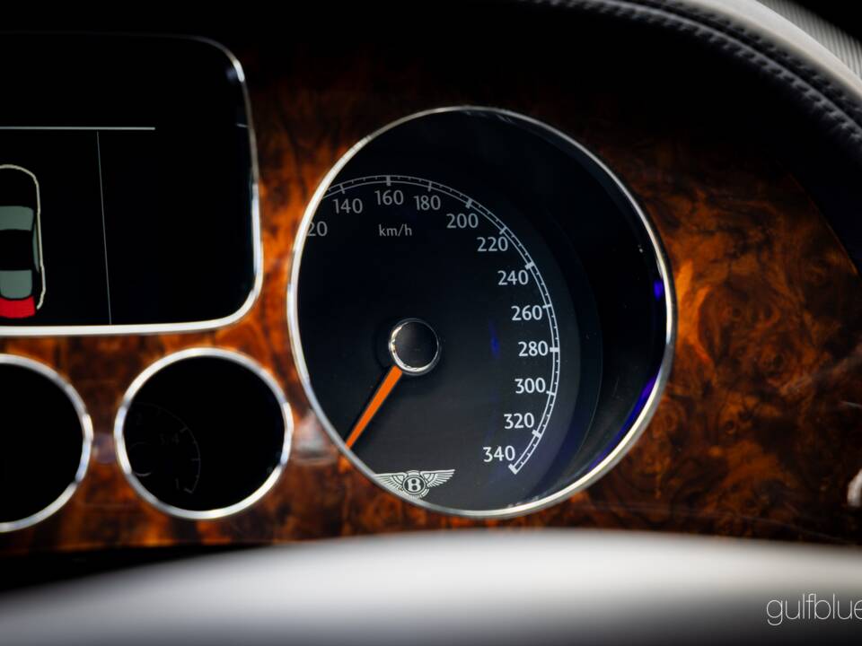 Image 28/75 of Bentley Continental GT (2004)