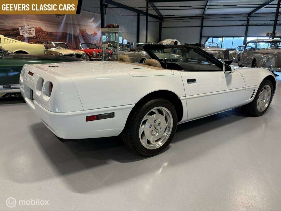 Image 8/30 of Chevrolet Corvette Convertible (1995)