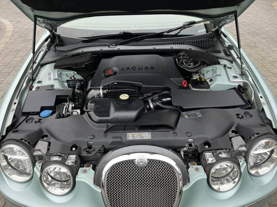 Image 12/22 of Jaguar S-Type 2.7 D V6 (2007)