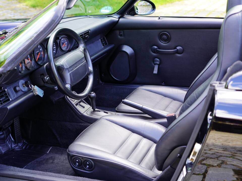 Imagen 2/10 de Porsche 911 Speedster (1993)