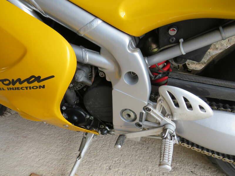 Bild 26/40 von Triumph DUMMY (1997)