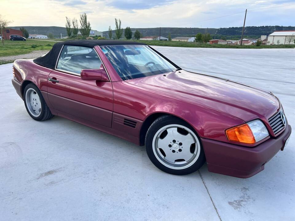 Image 14/30 of Mercedes-Benz 300 SL-24 (1992)