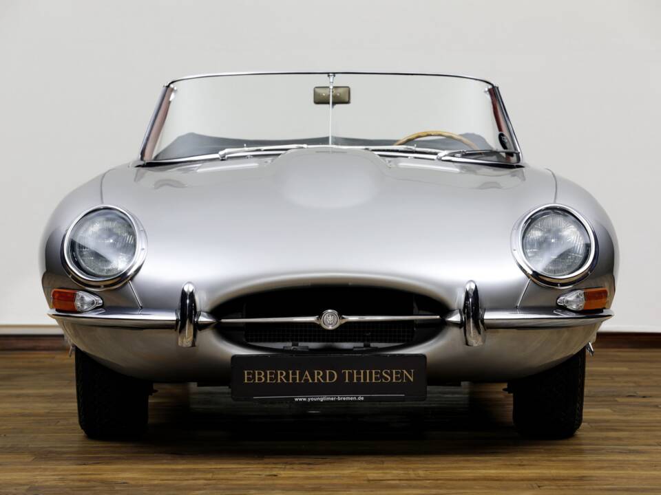 Afbeelding 7/27 van Jaguar E-Type 4.2 (1966)