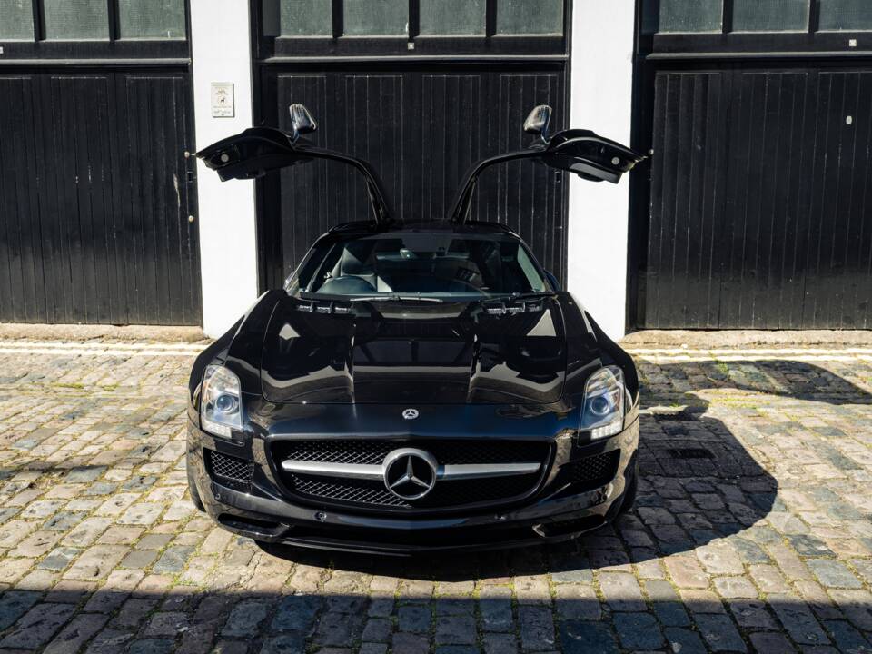 Bild 12/38 von Mercedes-Benz SLS AMG (2011)