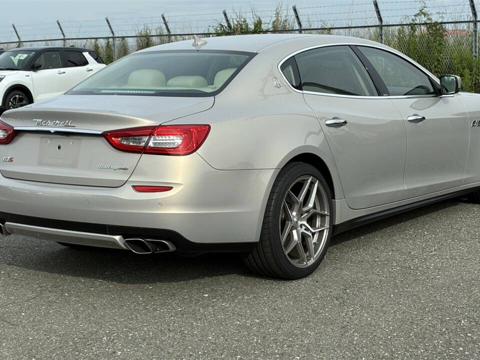 Image 7/54 of Maserati Quattroporte GTS (2015)