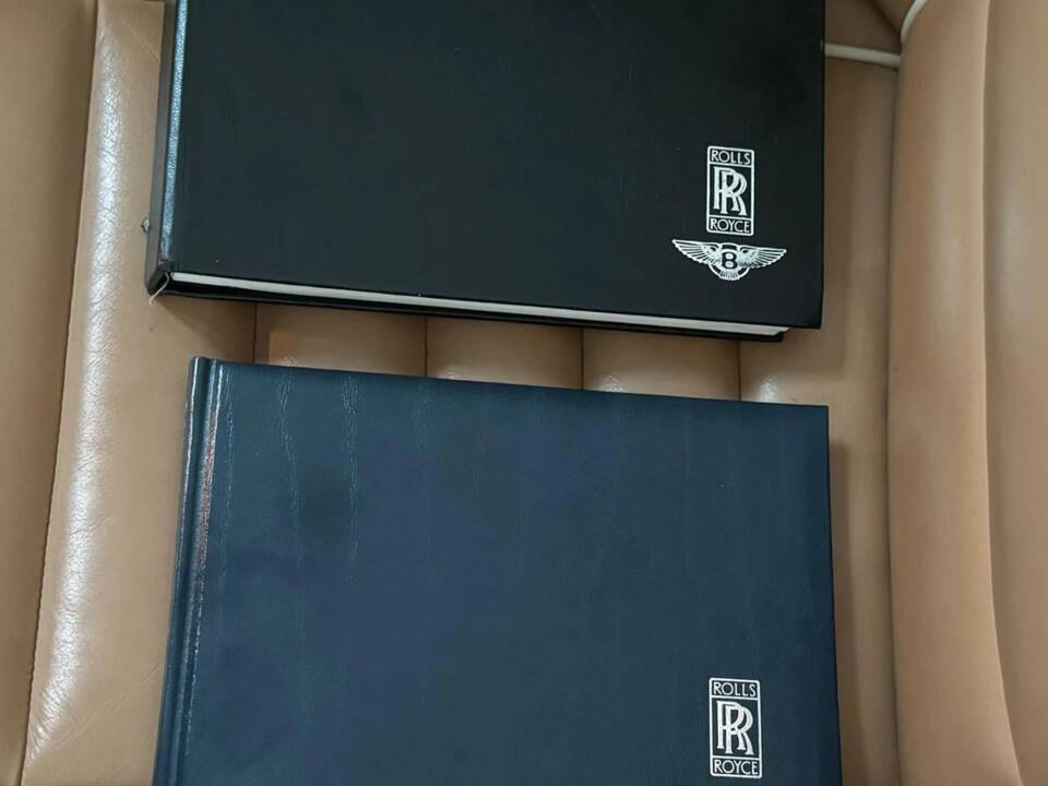Image 19/21 of Rolls-Royce Corniche S (1995)