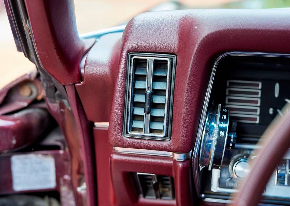 Bild 146/200 von Cadillac Coupe DeVille (1968)