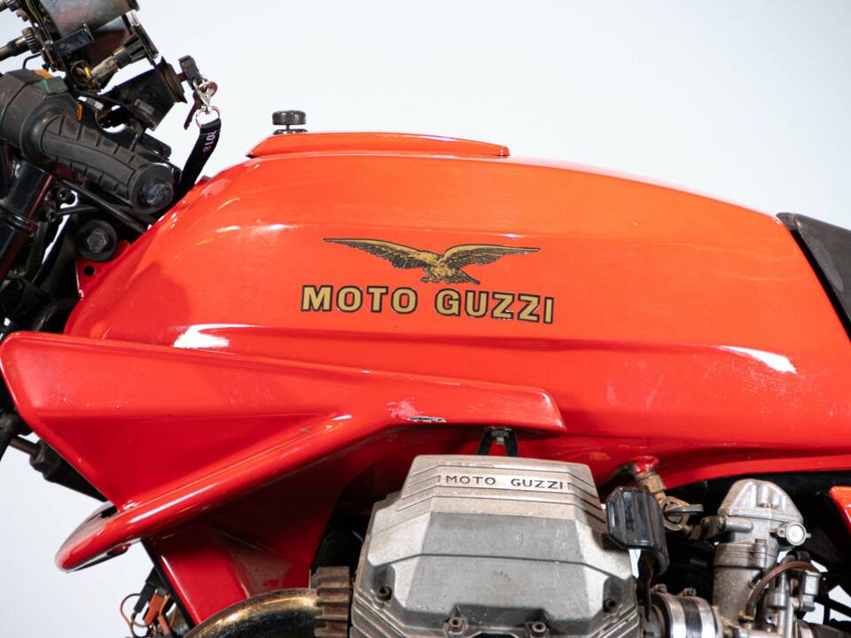 Image 22/49 de Moto Guzzi 850 LeMans (1981)