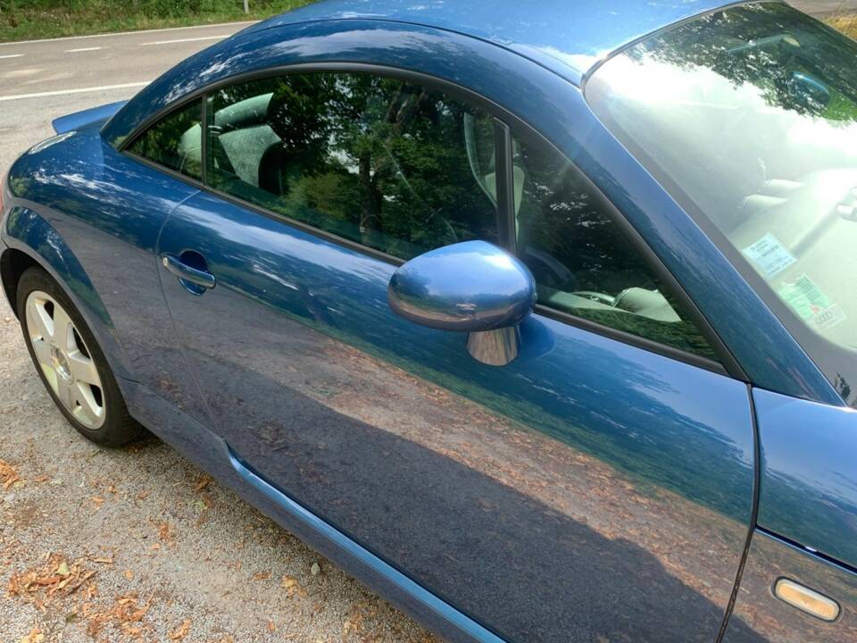 Image 19/72 of Audi TT 1.8 T (2000)
