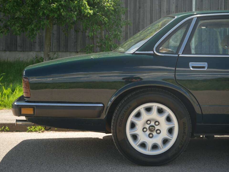 Image 14/33 of Jaguar Sovereign 3.6 (1988)