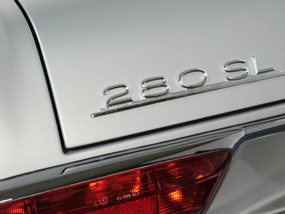 Image 15/36 of Mercedes-Benz 280 SL (1969)