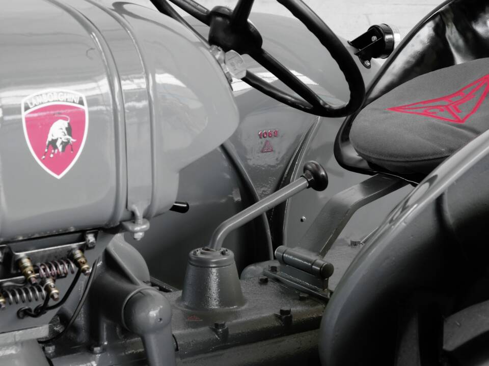 Afbeelding 14/33 van Lamborghini DL 25 (1955)
