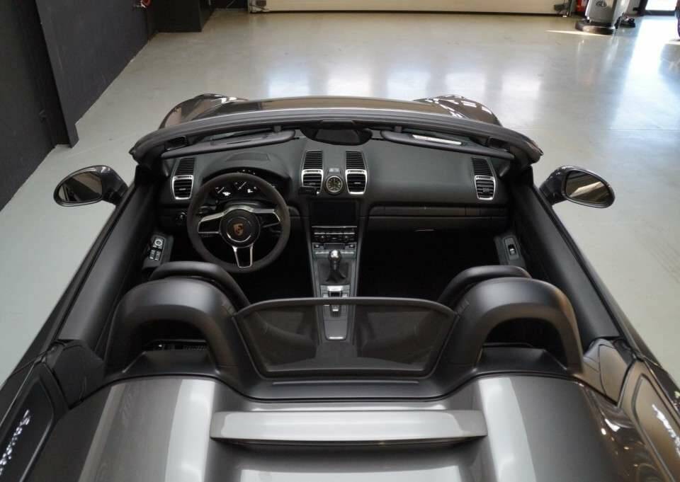 Image 8/50 of Porsche Boxster Spyder (2016)