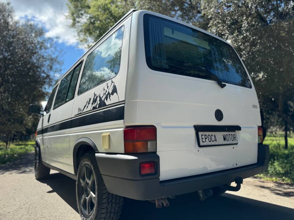Immagine 12/36 di Volkswagen T4 Multivan 2.5 Syncro (1994)