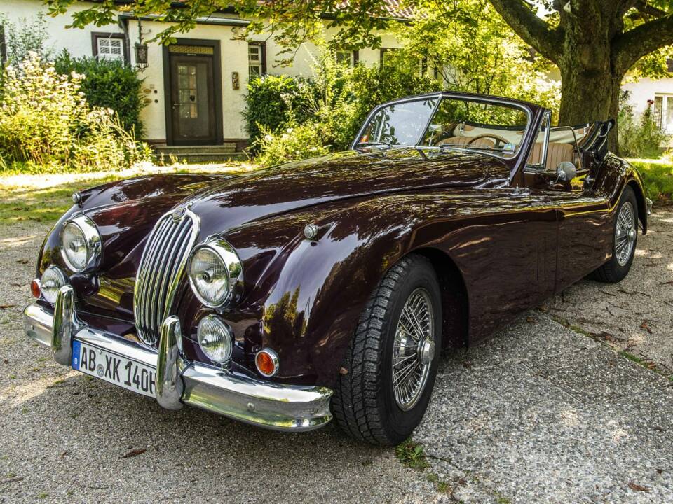 Image 1/9 of Jaguar XK 140 DHC (1956)