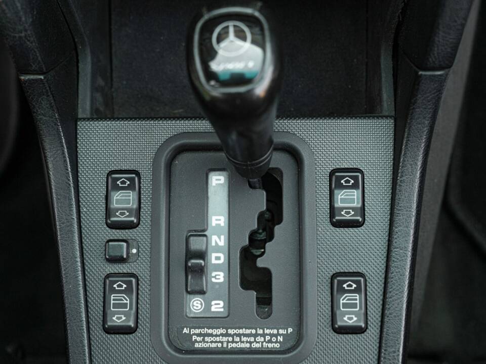 Image 42/50 of Mercedes-Benz C 36 AMG (1995)