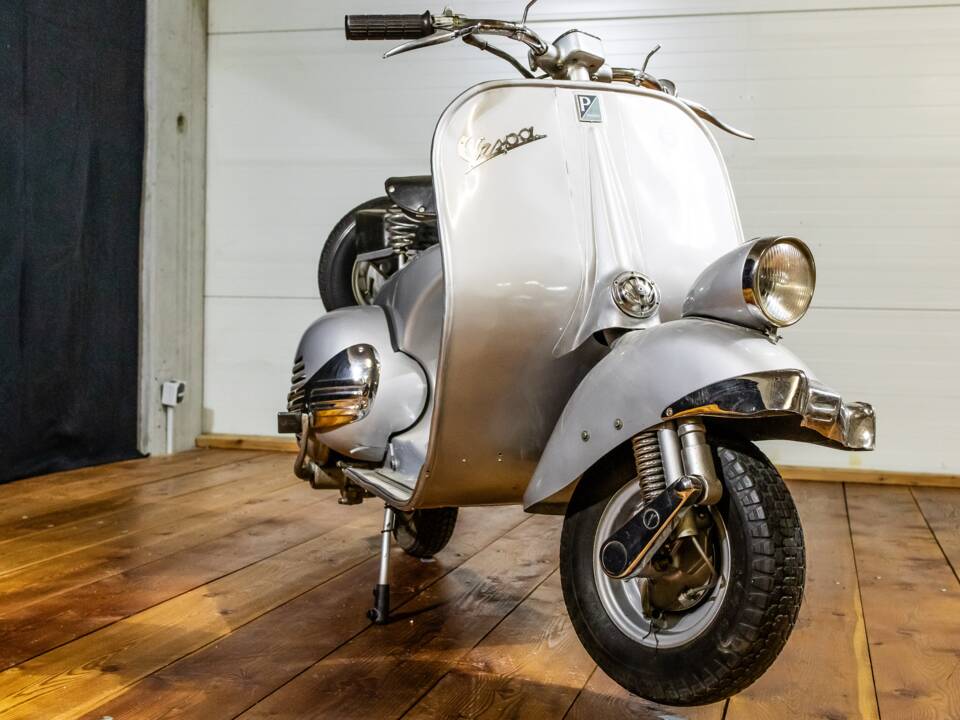 Image 3/13 de Piaggio Vespa 125 (1954)
