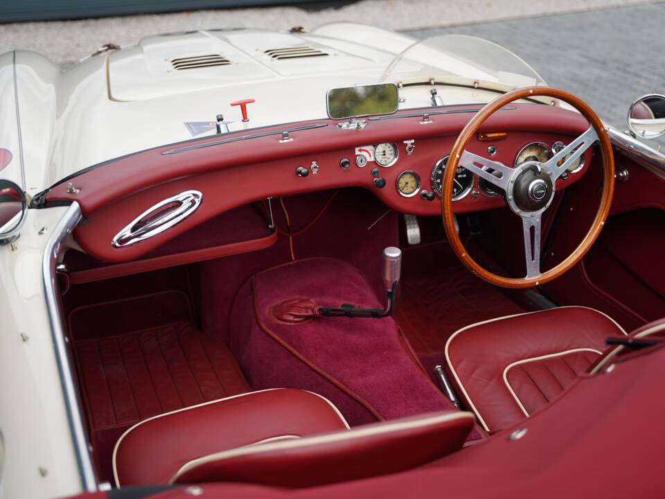 Image 21/50 of Austin-Healey 100&#x2F;6 (BN6) (1958)