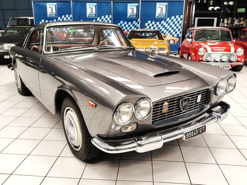 Afbeelding 7/55 van Lancia Flaminia GT 2.5 3C Touring (1963)