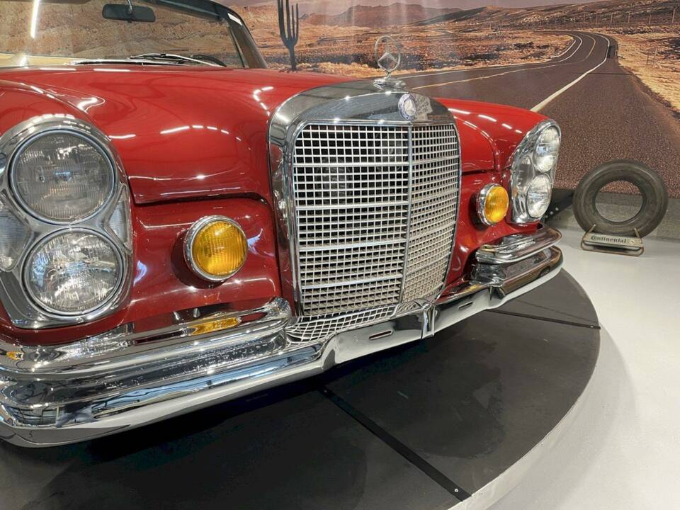Image 19/36 de Mercedes-Benz 280 SE (1969)