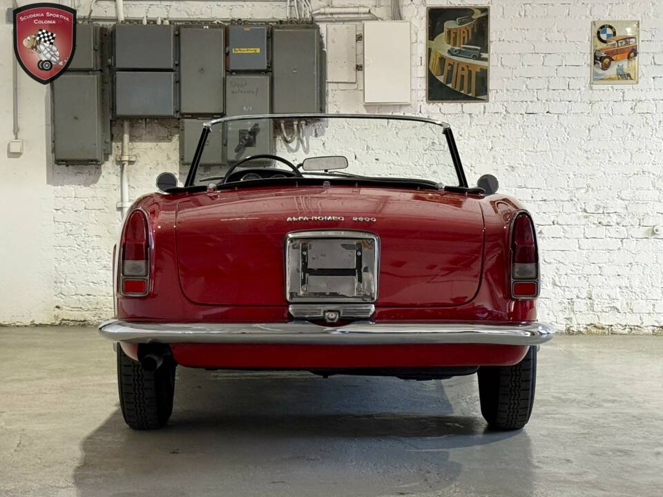 Bild 4/76 von Alfa Romeo 2600 Spider (1964)