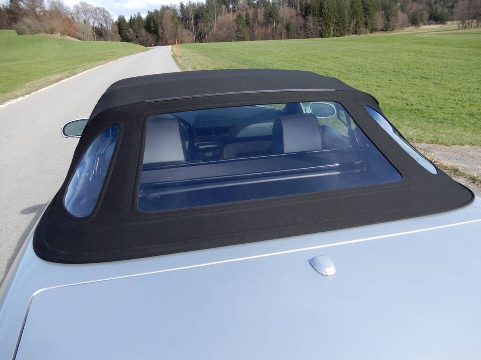 Image 11/25 of Mercedes-Benz SL 500 (2000)