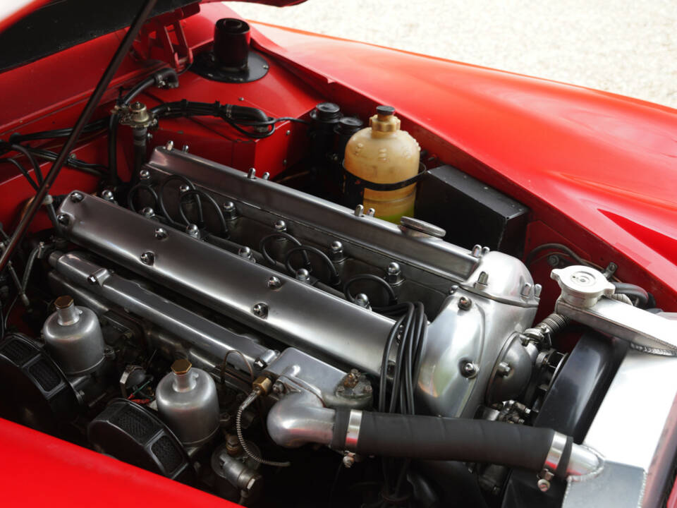 Image 16/50 of Jaguar XK 150 DHC (1960)