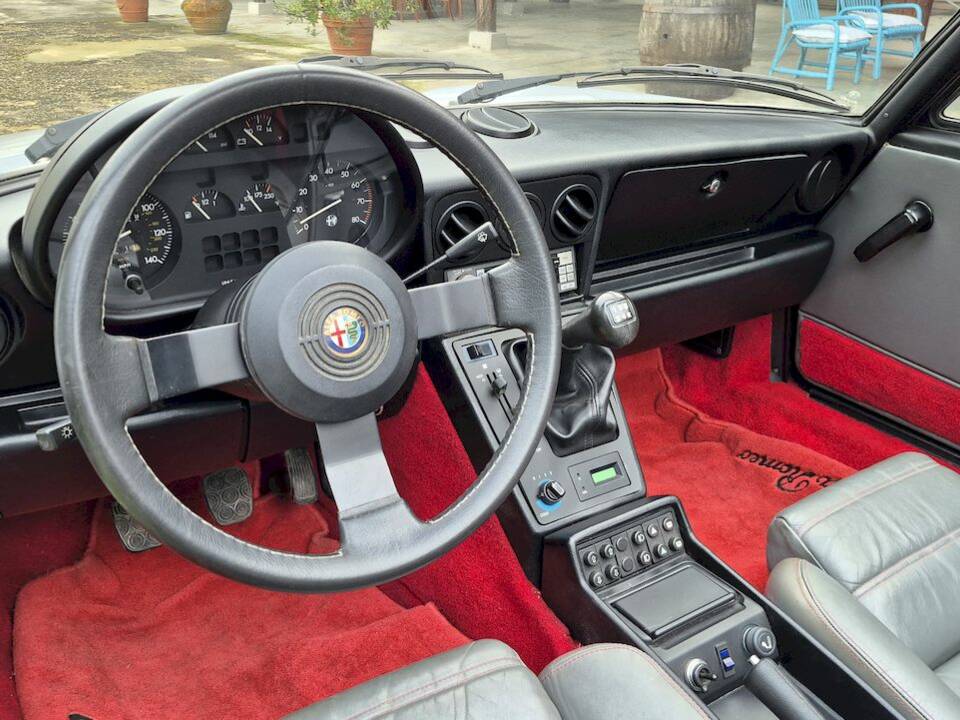 Afbeelding 22/70 van Alfa Romeo 2.0 Spider QV (1987)