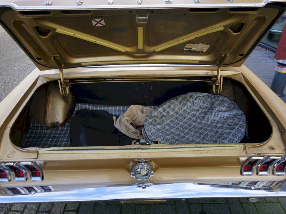 Image 14/36 of Ford Mustang 200 (1968)