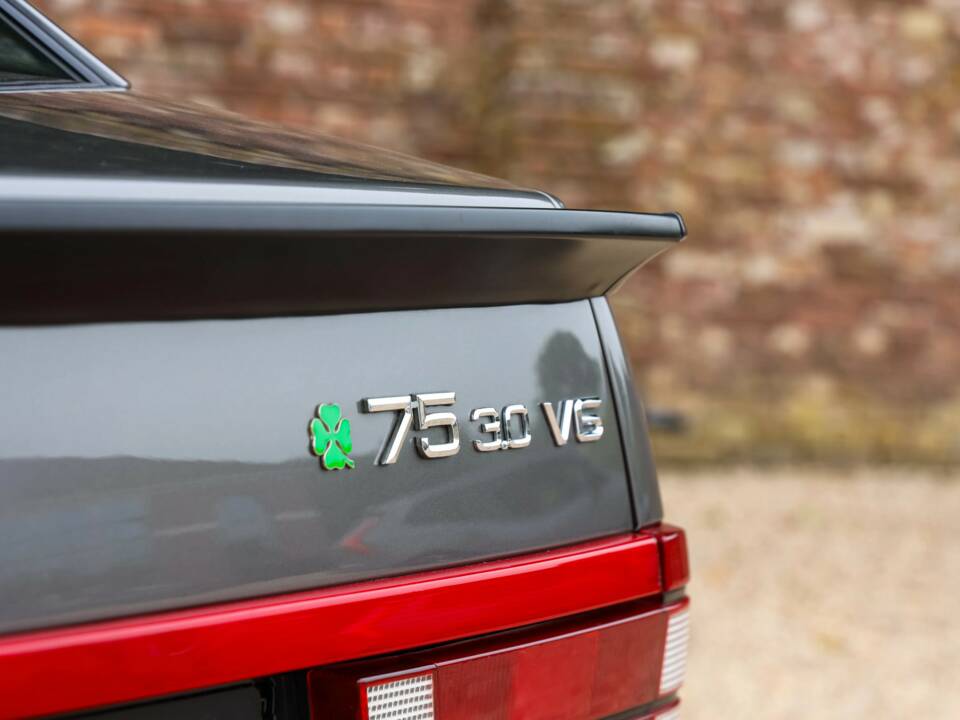Image 47/50 of Alfa Romeo 75 3.0 V6 QV (1988)