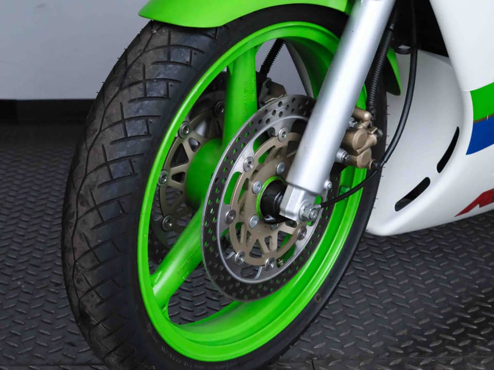 Immagine 40/71 di Kawasaki KR-1 (1989)