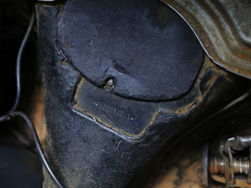 Image 36/37 of Volkswagen Beetle 1302 (1971)