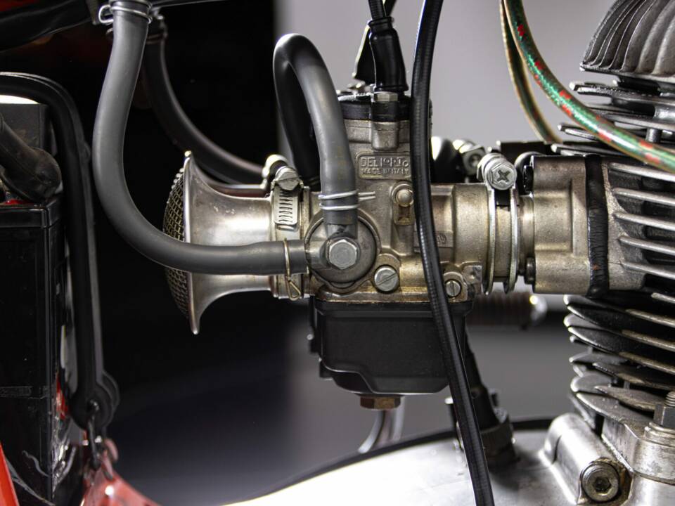 Image 43/50 of MV Agusta 350 S (1972)