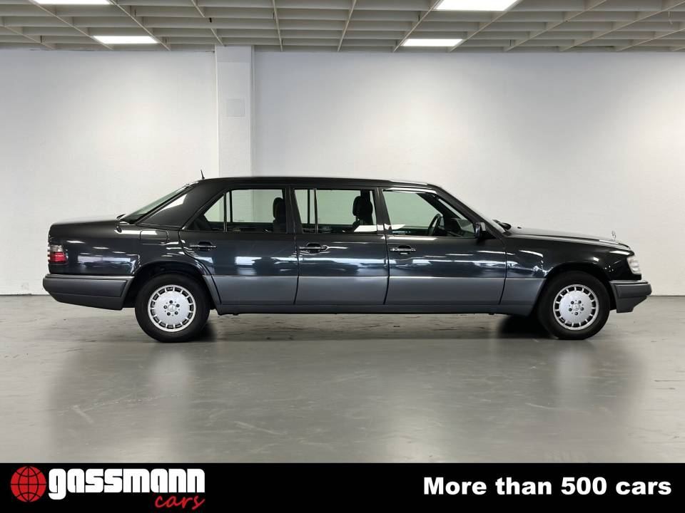 Image 3/15 de Mercedes-Benz E 280 Unikat (1994)