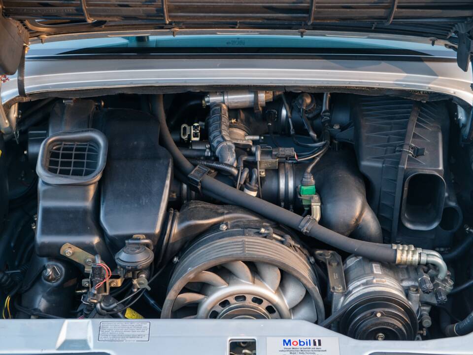 Bild 24/27 von Porsche 911 Carrera (1994)
