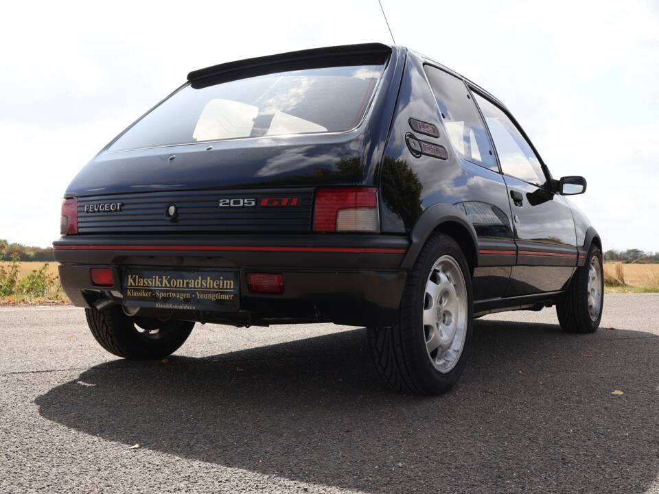 Obraz 20/56 pojazdu Peugeot 205 GTi 1.9 (1991)