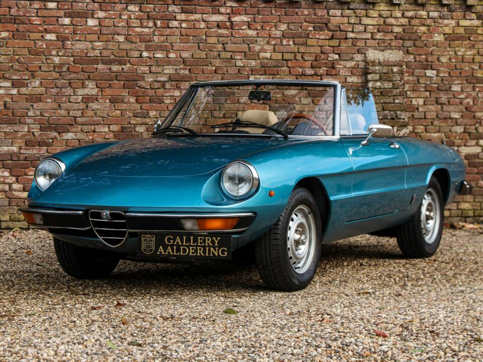 Image 1/50 of Alfa Romeo 2000 Spider Veloce (1981)