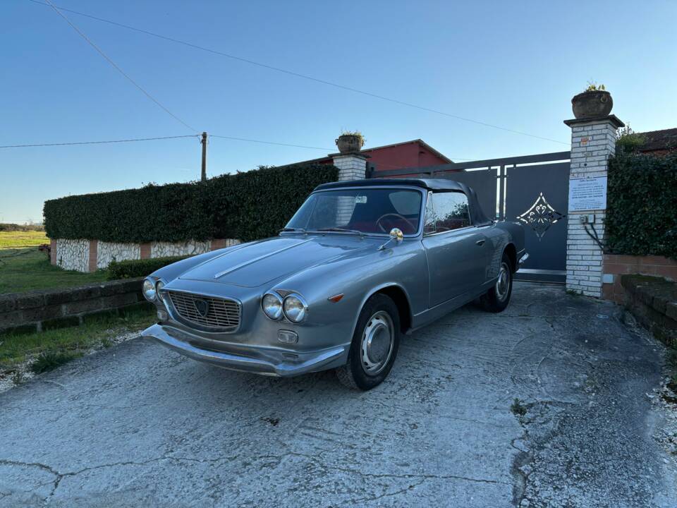 Image 2/25 of Lancia Flavia (Vignale) (1962)