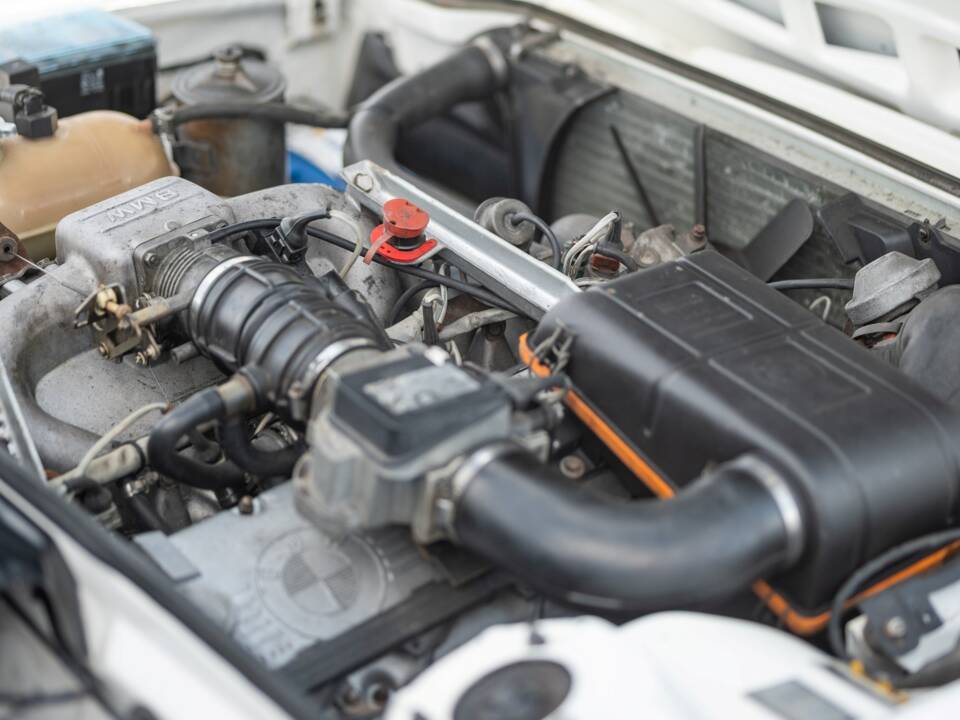 Bild 6/44 von BMW 628 CSi (1900)