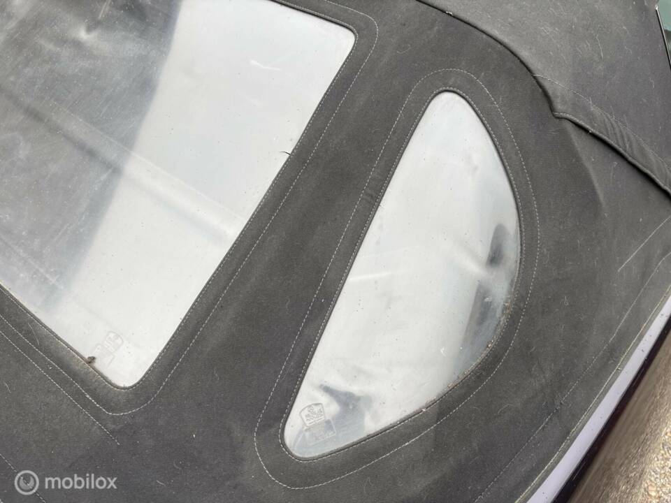 Image 34/40 of Mercedes-Benz 300 SL-24 (1990)