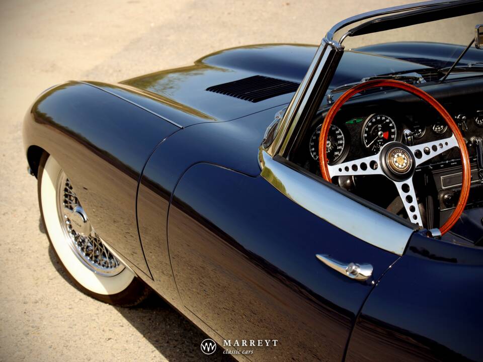 Image 36/80 de Jaguar Type E 4.2 (1966)