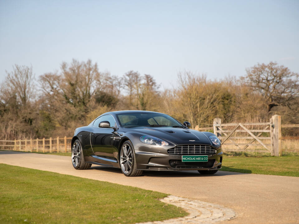 Bild 14/71 von Aston Martin DBS (2011)