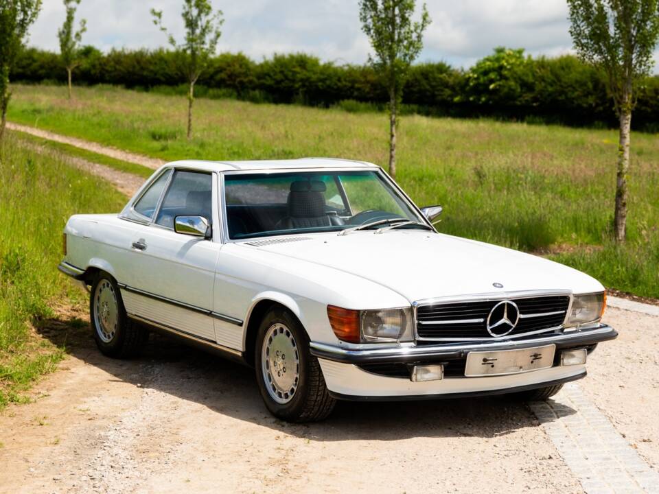 Bild 1/50 von Mercedes-Benz 560 SL (1986)