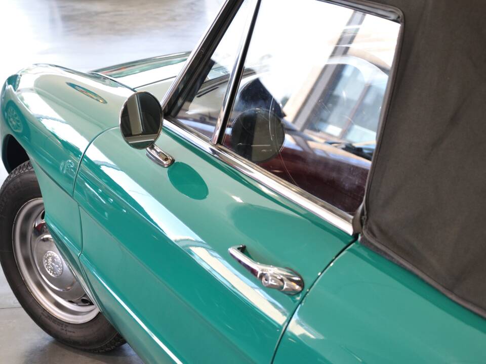 Afbeelding 8/30 van Alfa Romeo 1300 Spider Junior (1969)