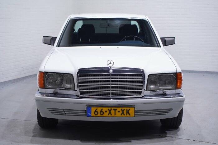 Image 3/7 de Mercedes-Benz 560 SEL (1989)