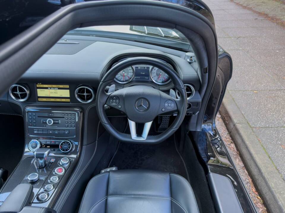 Bild 11/17 von Mercedes-Benz SLS AMG (2010)